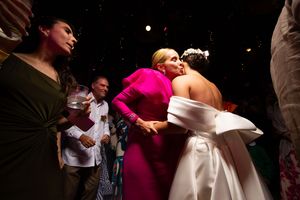 Wedding photographer Tuscany | Destination wedding Italy | Villa wedding Florence | Luxury Wedding Party.