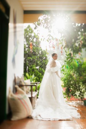 Wedding photographer Tuscany | Destination wedding Italy | Villa wedding Florence | Bride's portait