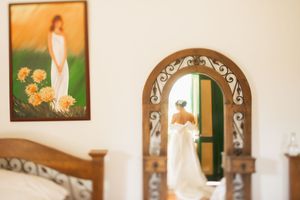 Wedding photographer Tuscany | Destination wedding Italy | Villa wedding Florence | Bride' s getting ready
