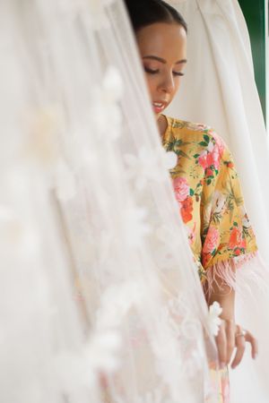 Wedding photographer Tuscany | Destination wedding Italy | Villa wedding Florence | Bride' s getting ready