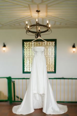 Wedding photographer Tuscany | Destination wedding Italy | Villa wedding Florence | Bride' s getting ready