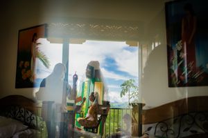 Wedding photographer Tuscany | Destination wedding Italy | Villa wedding Florence | Bride' s getting ready