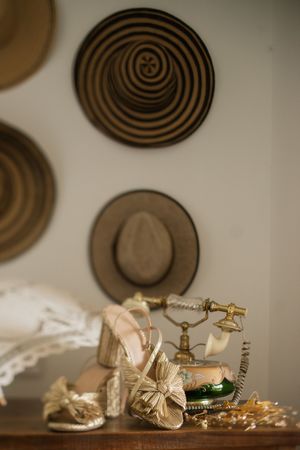Wedding photographer Tuscany | Destination wedding Italy | Villa wedding Florence | Bride' s getting ready