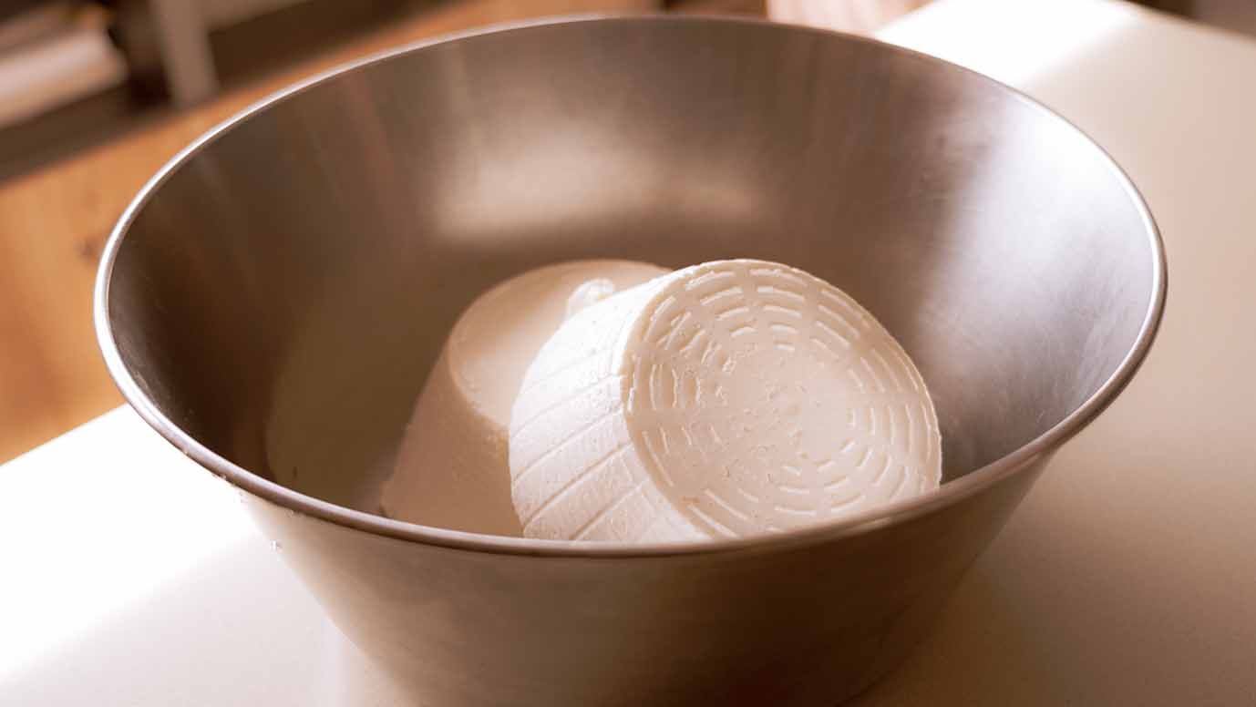 Materia prima di casa da sergio, formaggio