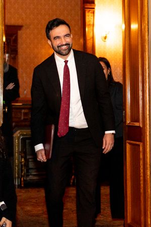 New York City Mayor Zohran Mandani poses for photograph by nonprofit event photographer Kade Joy.