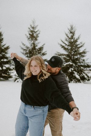 Minnesota Wedding Photographer, Romantic and Authentic Minnesota Photography, Minnesota Winter Couple Photos | Rachel Marie Photography