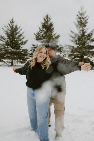 Minnesota Wedding Photographer, Romantic and Authentic Minnesota Photography, Minnesota Winter Couple Photos | Rachel Marie Photography
