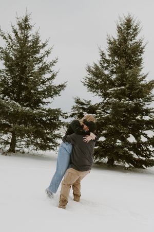 Minnesota Wedding Photographer, Romantic and Authentic Minnesota Photography, Minnesota Winter Couple Photos | Rachel Marie Photography