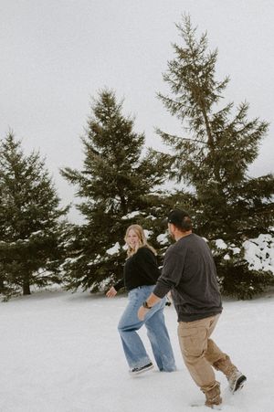 Minnesota Wedding Photographer, Romantic and Authentic Minnesota Photography, Minnesota Winter Couple Photos | Rachel Marie Photography