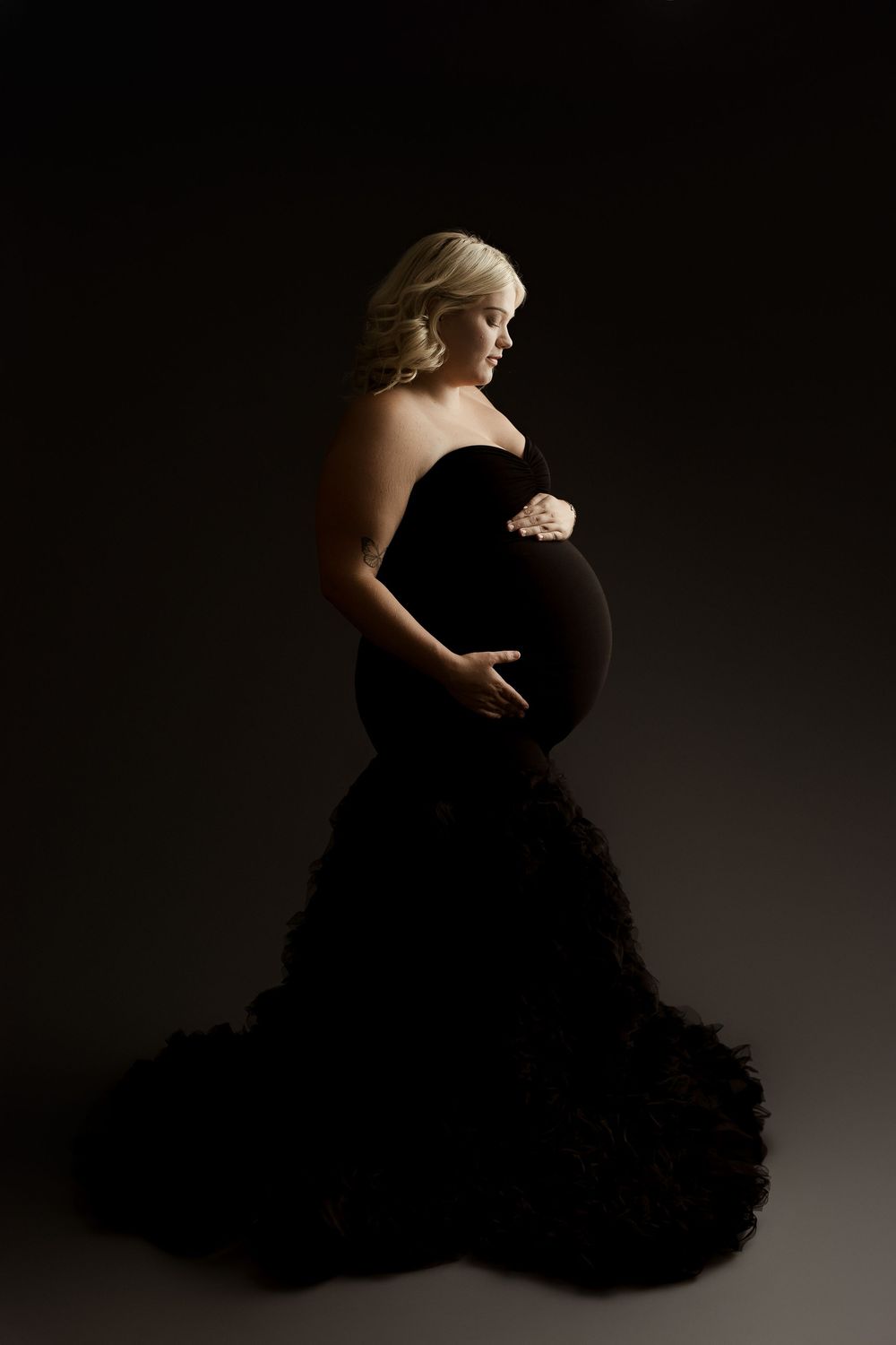 Wichita maternity portraits, Wichita newborn portraits, milestone portraits Wichita, photographer near me Wichita, maternity portraits