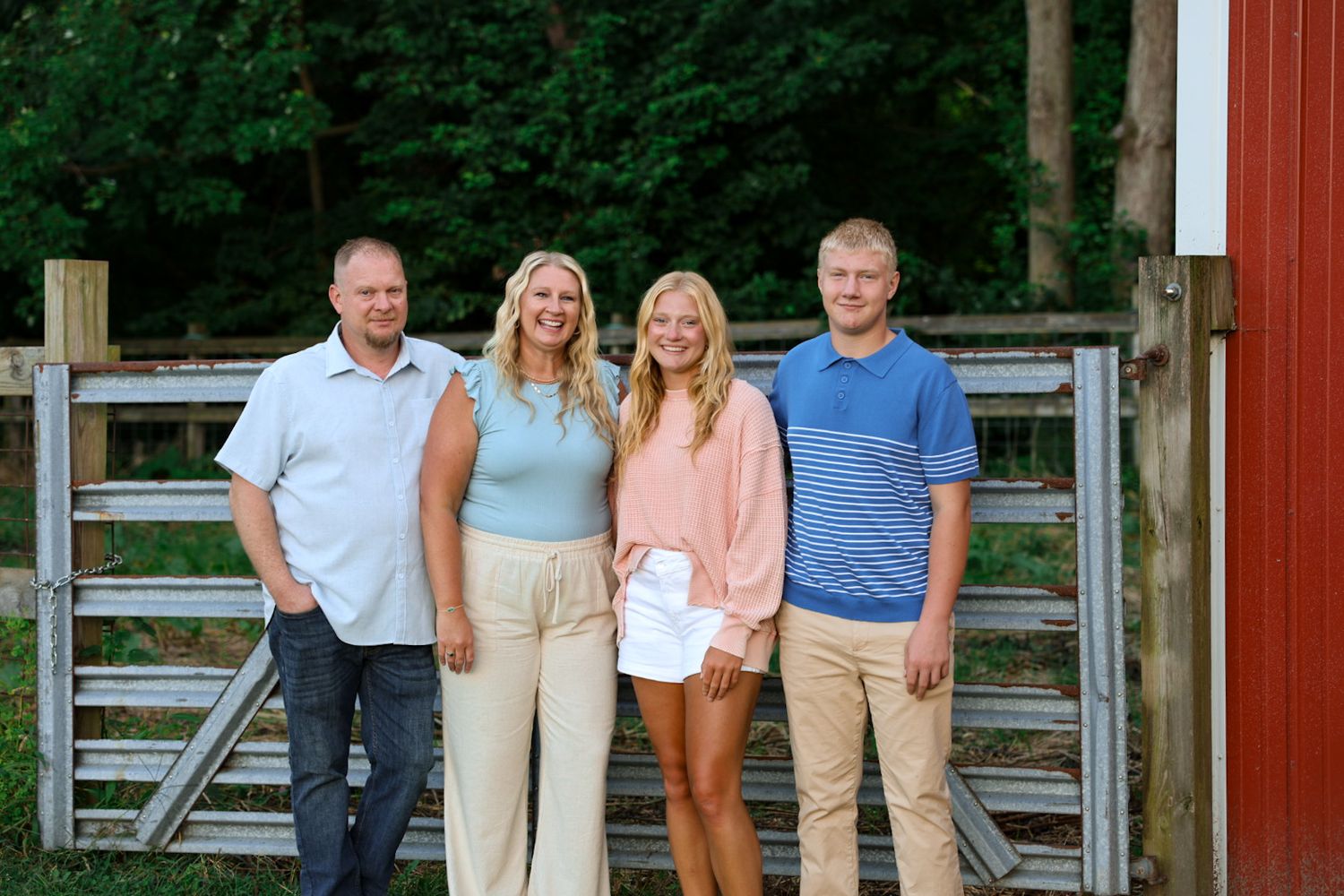 Hudsonville Michigan Family Portraits
Family photographer in West Michigan
Holland Michigan