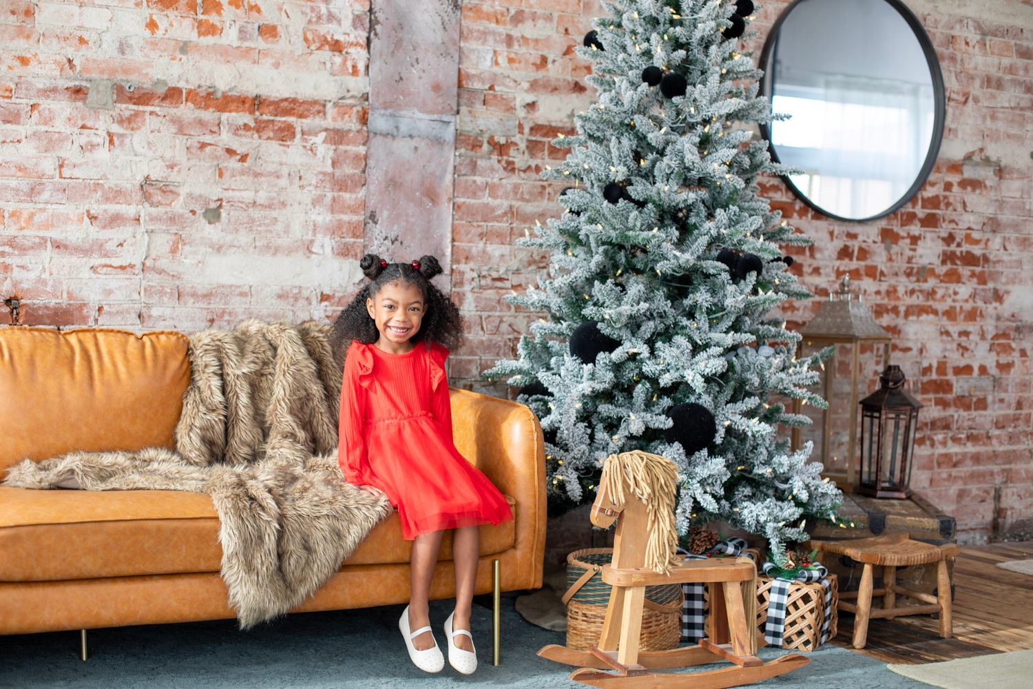 christmas seasonal holiday photoshoots luxury high end beautiful photos quick turn around retouched crisp true to color editing cincinnati