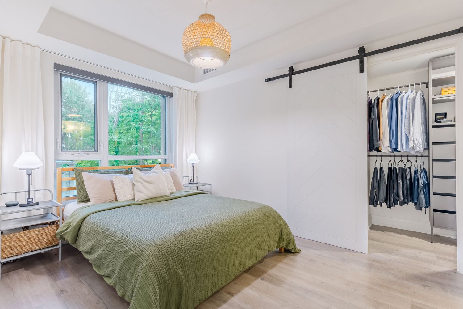 Real estate photography services, Barrie, Richmond Hill, Orillia, Drone, 3D iGuide Tour, Floor plan,