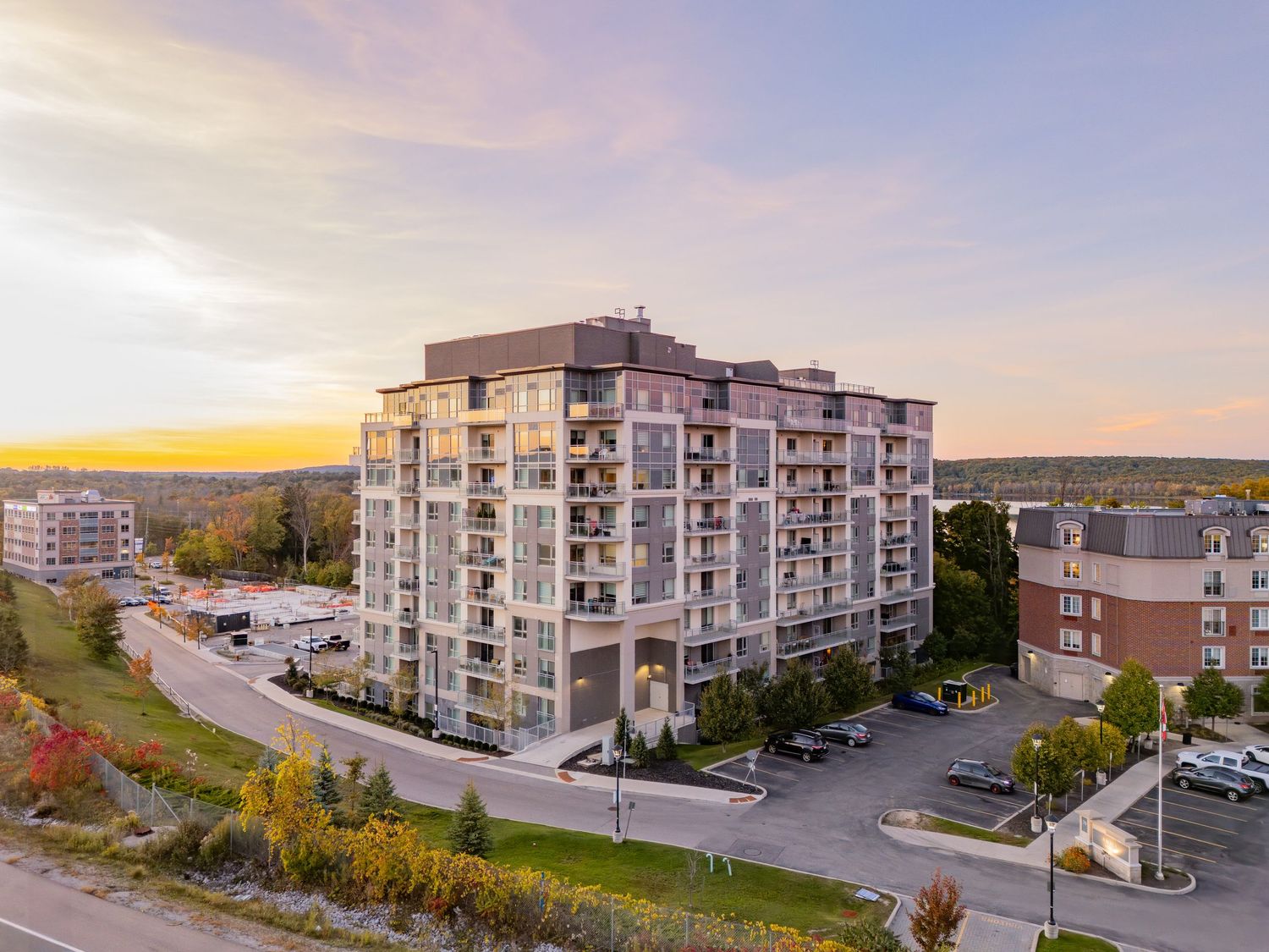 Best estate photography, Barrie, Richmond Hill, Orillia, Drone, 3D iGuide Tour, Floor plan, TikTok, instagram