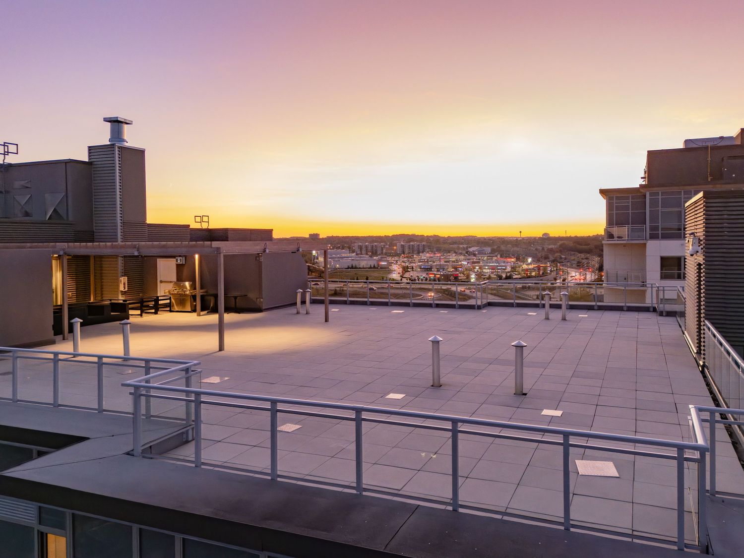 Real estate photography near me, Barrie, Richmond Hill, Newmarket, Orillia, Drone, 3D iGuide Tour, Floor plan