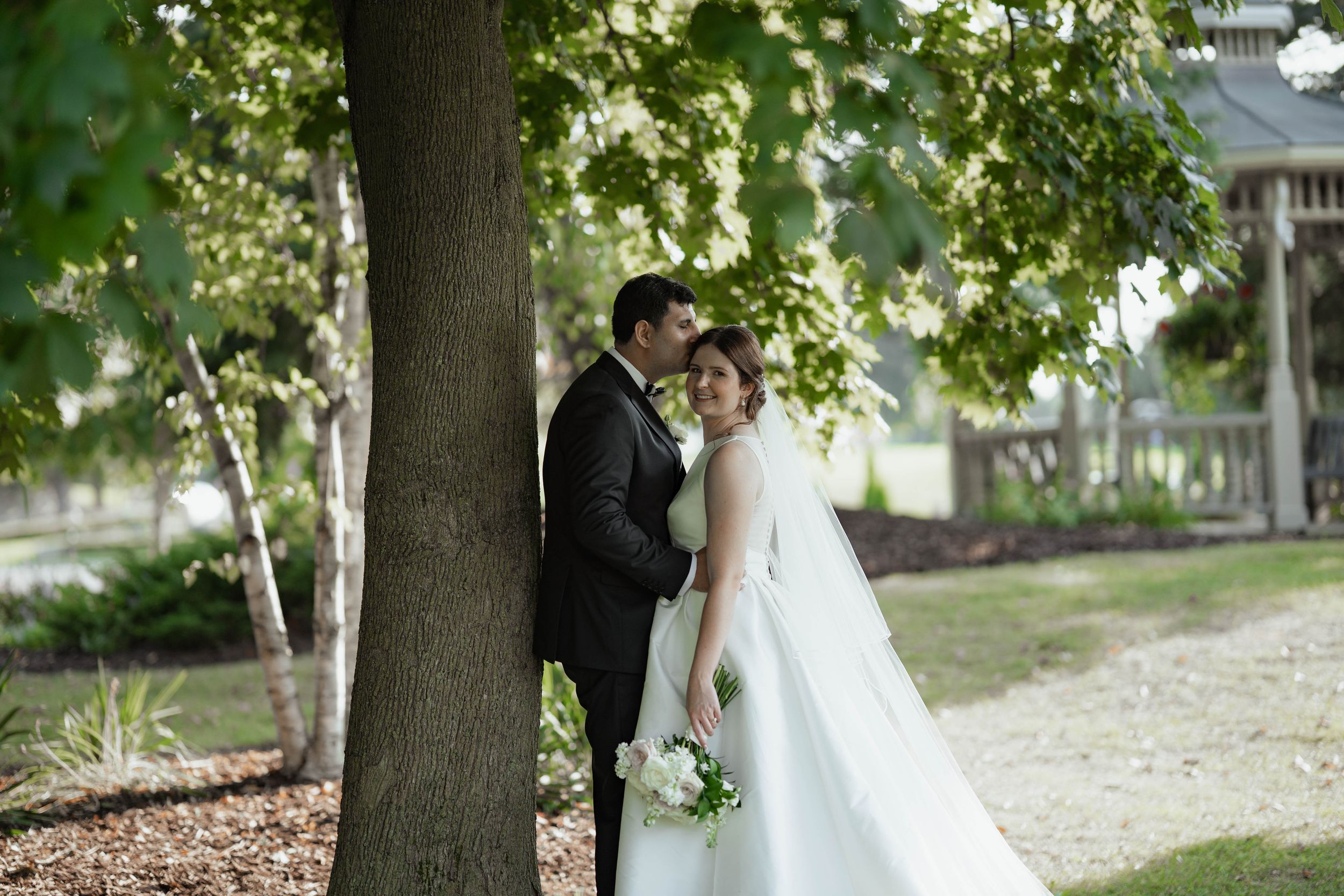 GTA-based photographer specializing in weddings, events, and real, meaningful moments.