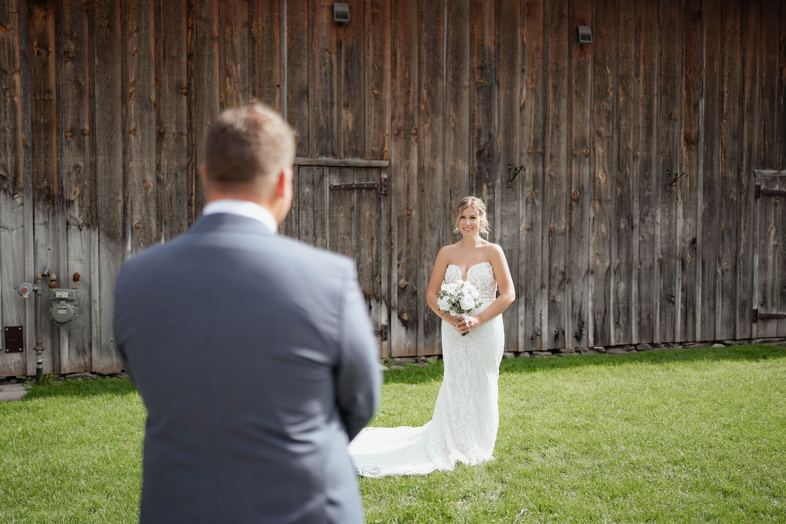 GTA-based photographer specializing in weddings, events, and real, meaningful moments.