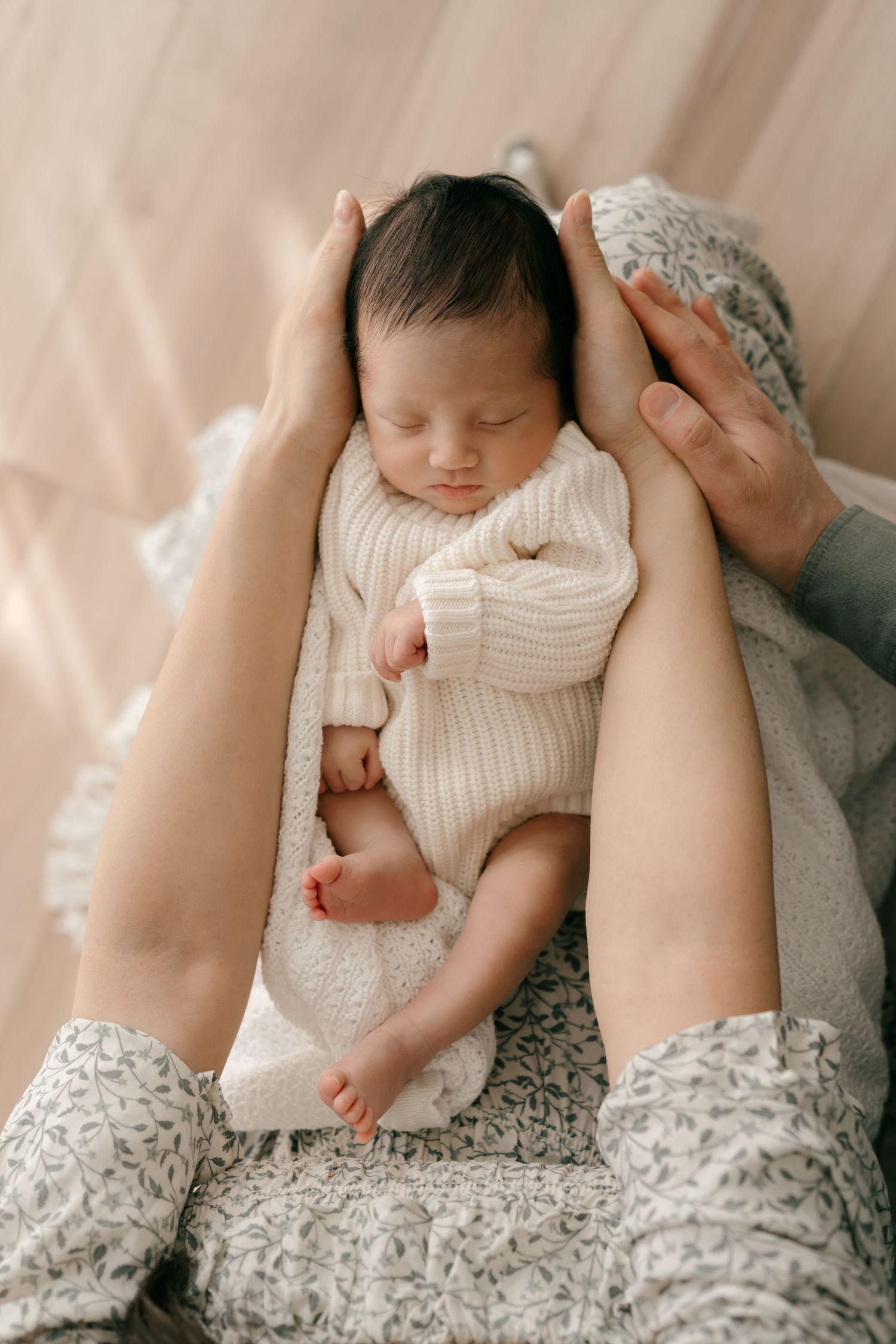 maternity studio photography photo maternité séance studio québec lévis garde-robe robes nouveau-né newborn famille allaitement breastfead