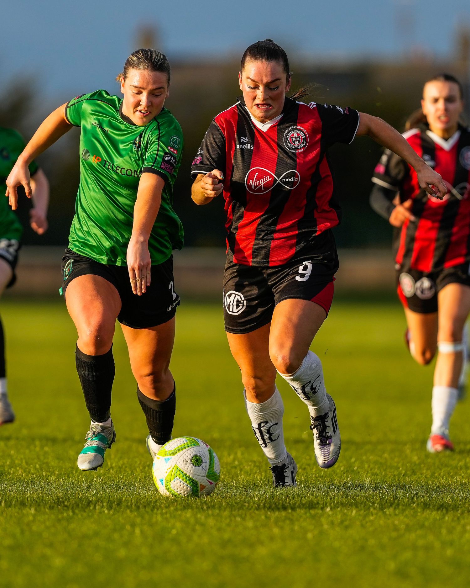 Meabh Russell of Peamount Utd battles against Ellanah McEvoy of Bohemians in the SSE Airtricity Premier Division match.