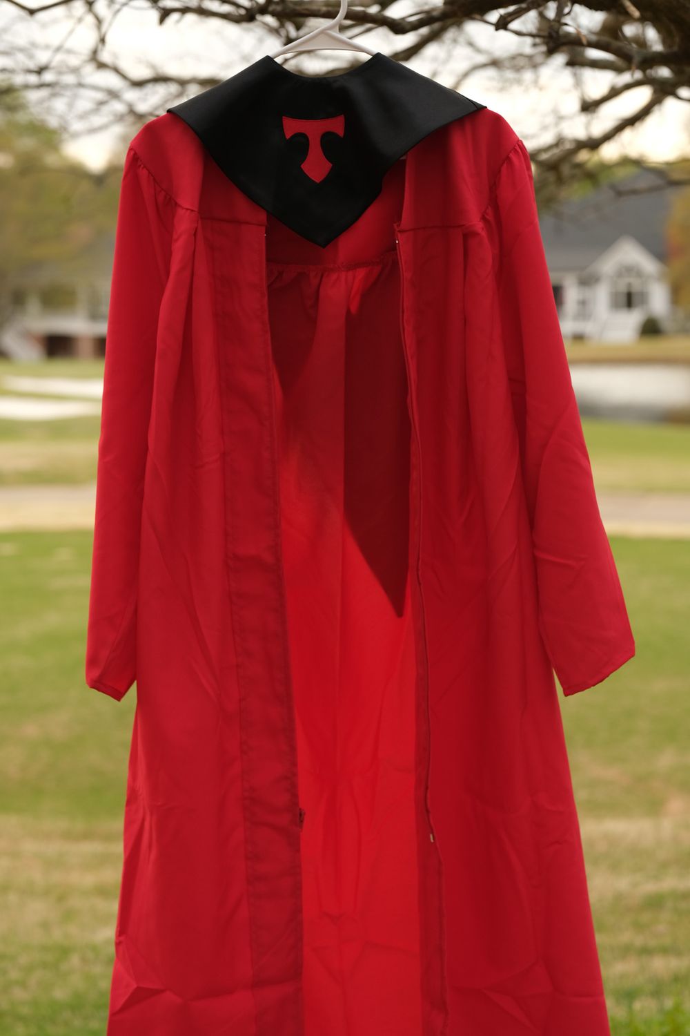 Senior session, senior photography, graduate. Prom photoshoot. Homecoming photoshoot. Cap and gown photoshoot