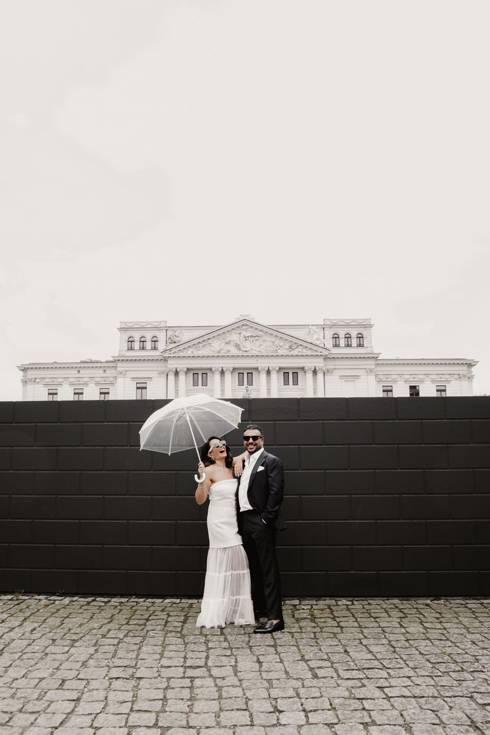 civil wedding, rathaus altona, standesamt altona, hamburg, editorial photography, persian wedding, fun, weddingshoes, vintage dress, ring