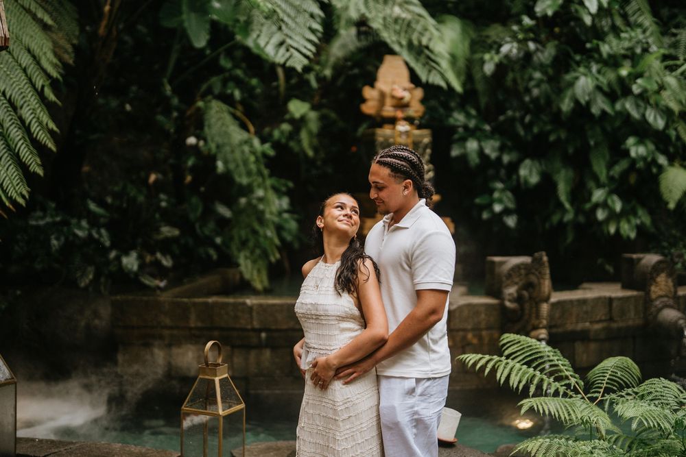 Bali couple photoshoot with greenery background