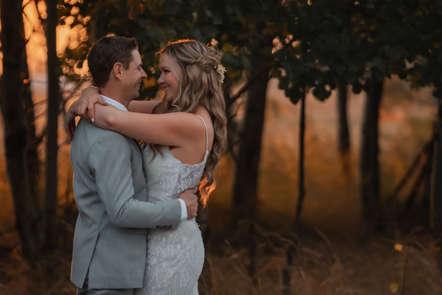 Alberta.Calgary.Edmonton Wedding Photographer
