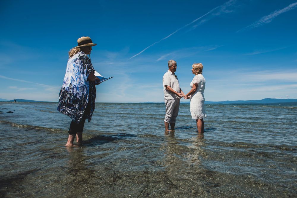 Vancouver Island Elopement Photographer Qualicum beach elopement photographer