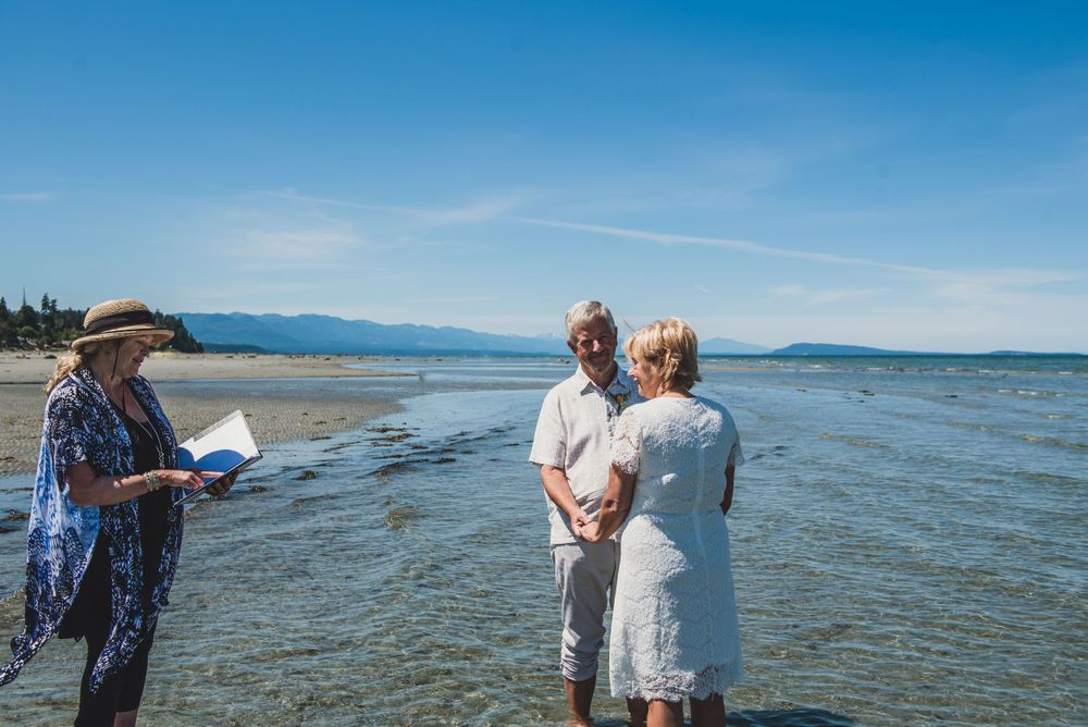 Vancouver Island Elopement Photographer Qualicum beach elopement photographer