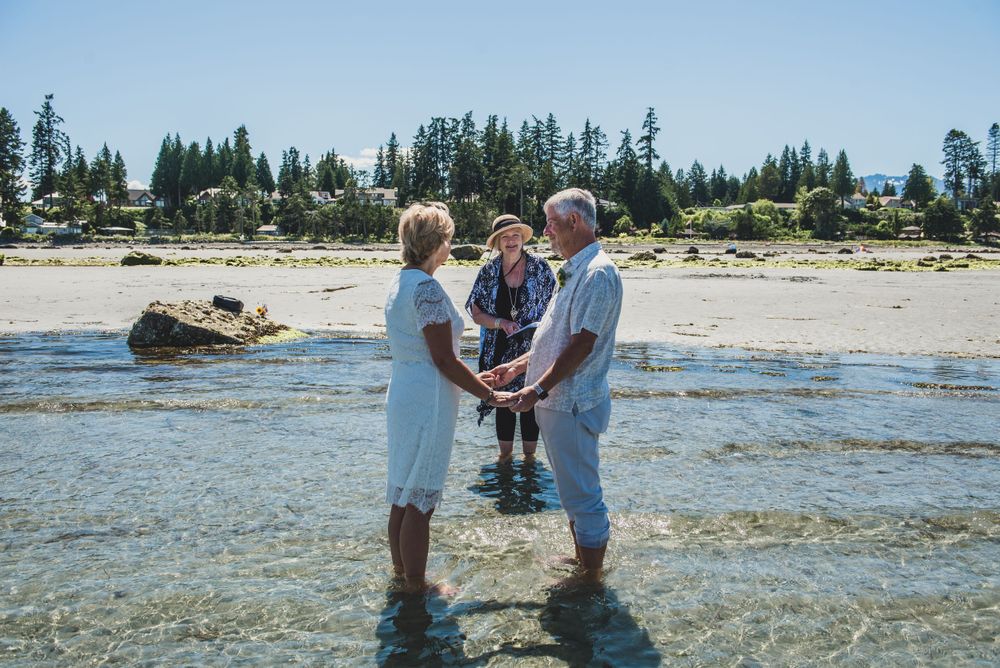 Vancouver Island Elopement Photographer Qualicum beach elopement photographer