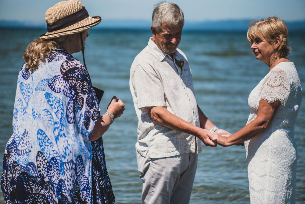 Vancouver Island Elopement Photographer Qualicum beach elopement photographer
