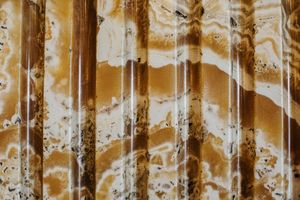 Photographie d'un détail magnifique d'un mur en marbre de la citadelle de Saladin au Caire