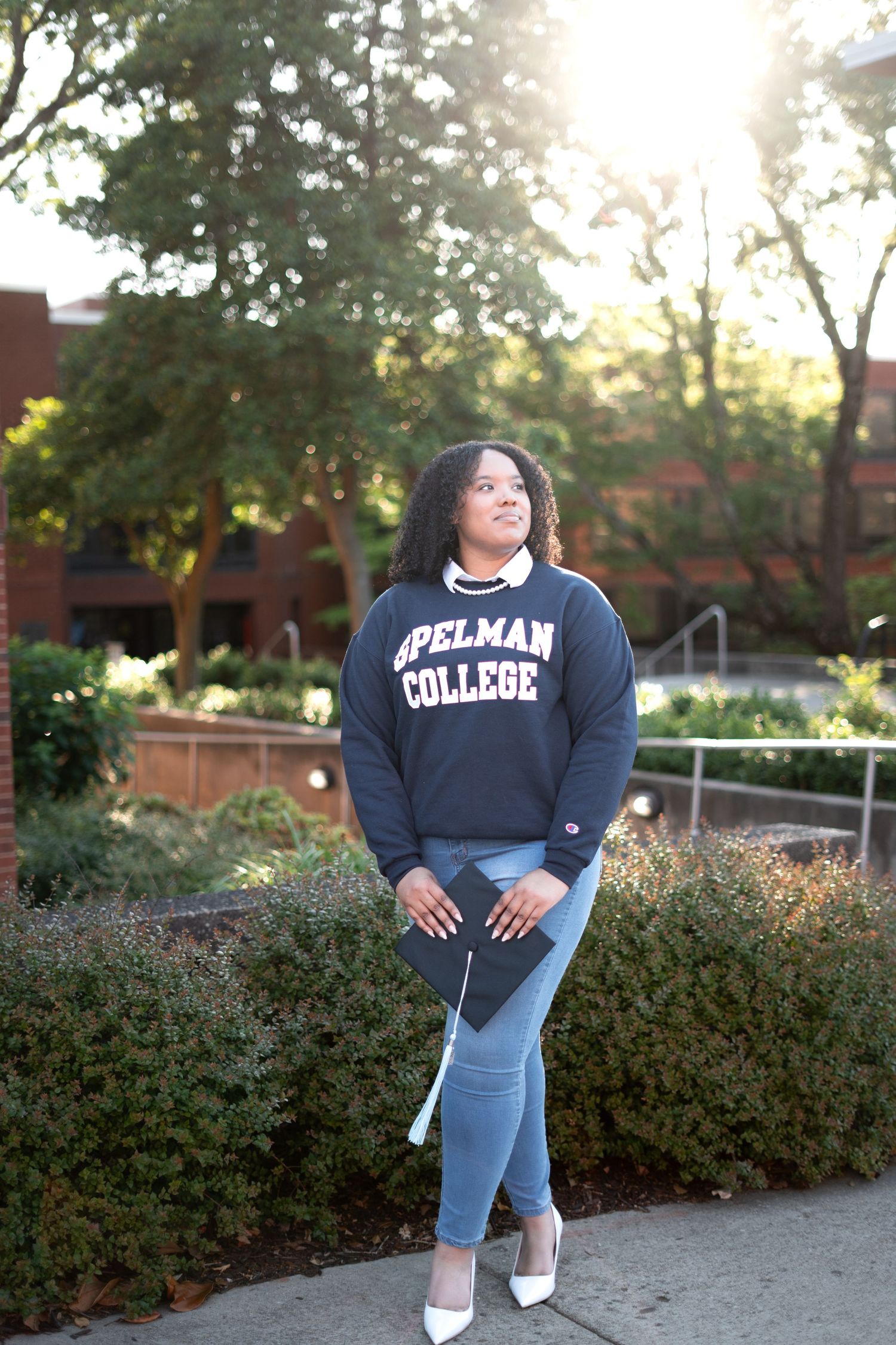 Spelman student grad photographer in atlanta Georgia booking graduation portrait sessions before commencement