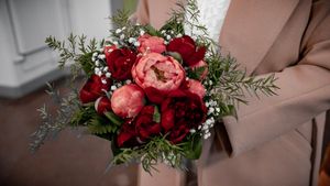 Nahaufnahme eines eleganten Blumenstrauß im Standesamt Rostock