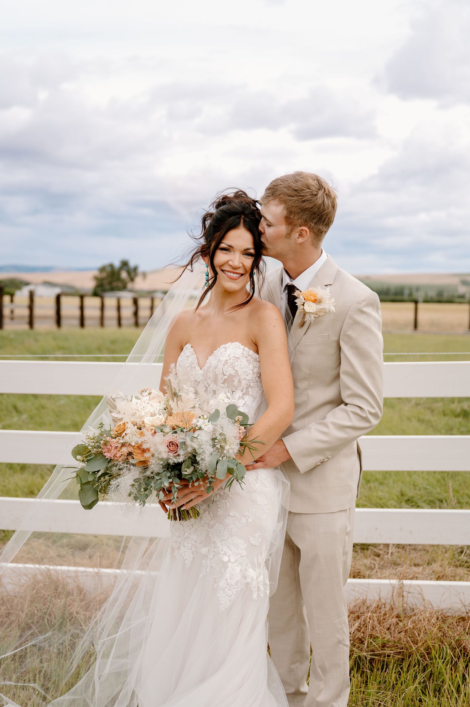 Oregon wedding on a ranch property