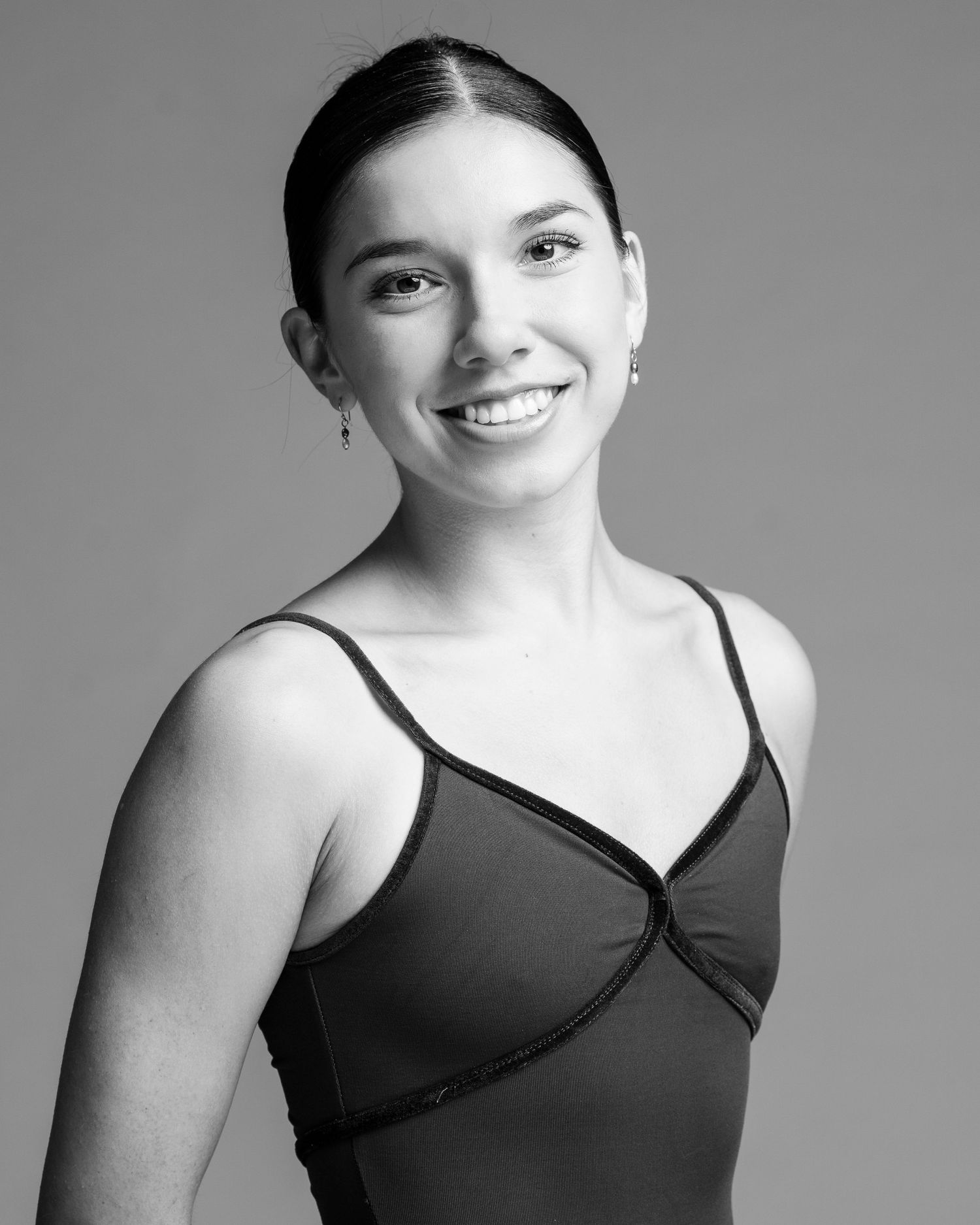 Professional Chicago audition headshot session for modern dancer with sleek, professional branding look.
