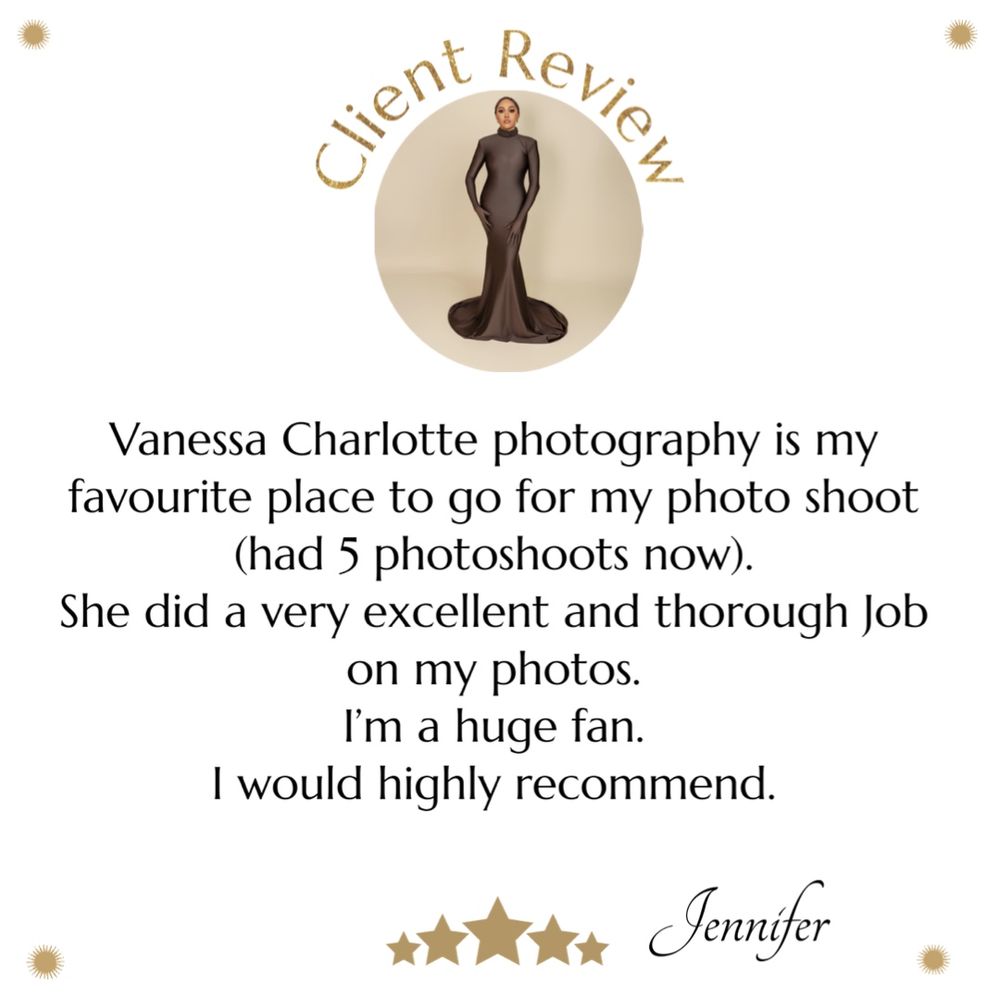 A circular customer review badge with a silhouette icon shows a 5-star testimonial praising Vanessa Charlotte photography.