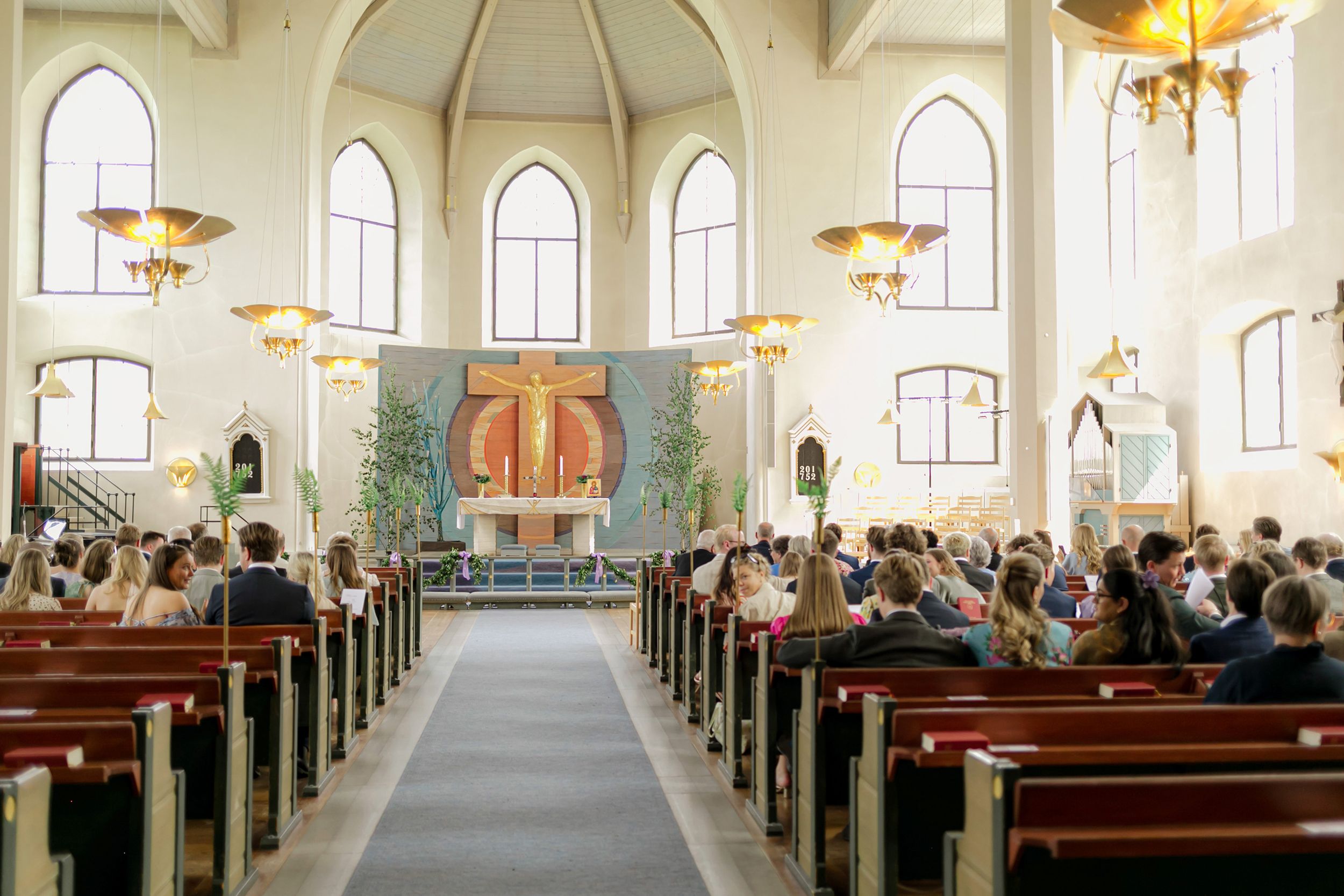 Bröllop i Brunskogs kyrka och Skutbouddens restaurang. Fotograf Rebecca Nordin. Värmland.