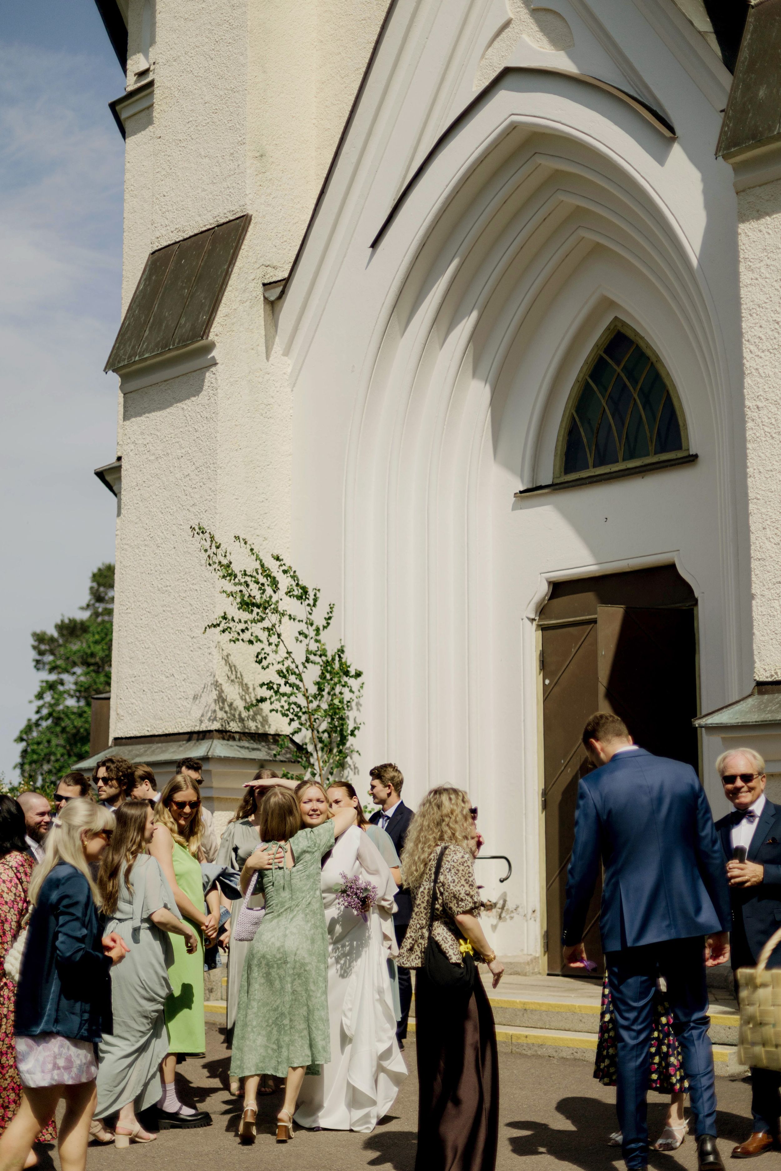 Bröllop i Brunskogs kyrka och Skutbouddens restaurang. Fotograf Rebecca Nordin. Värmland.