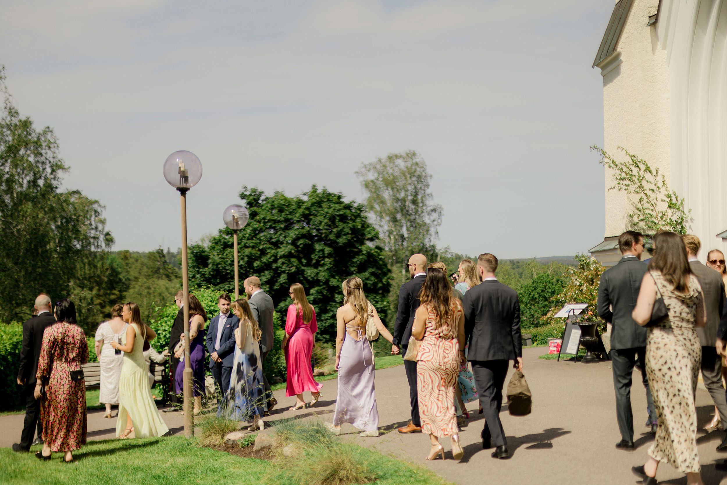 Bröllop i Brunskogs kyrka och Skutbouddens restaurang. Fotograf Rebecca Nordin. Värmland.