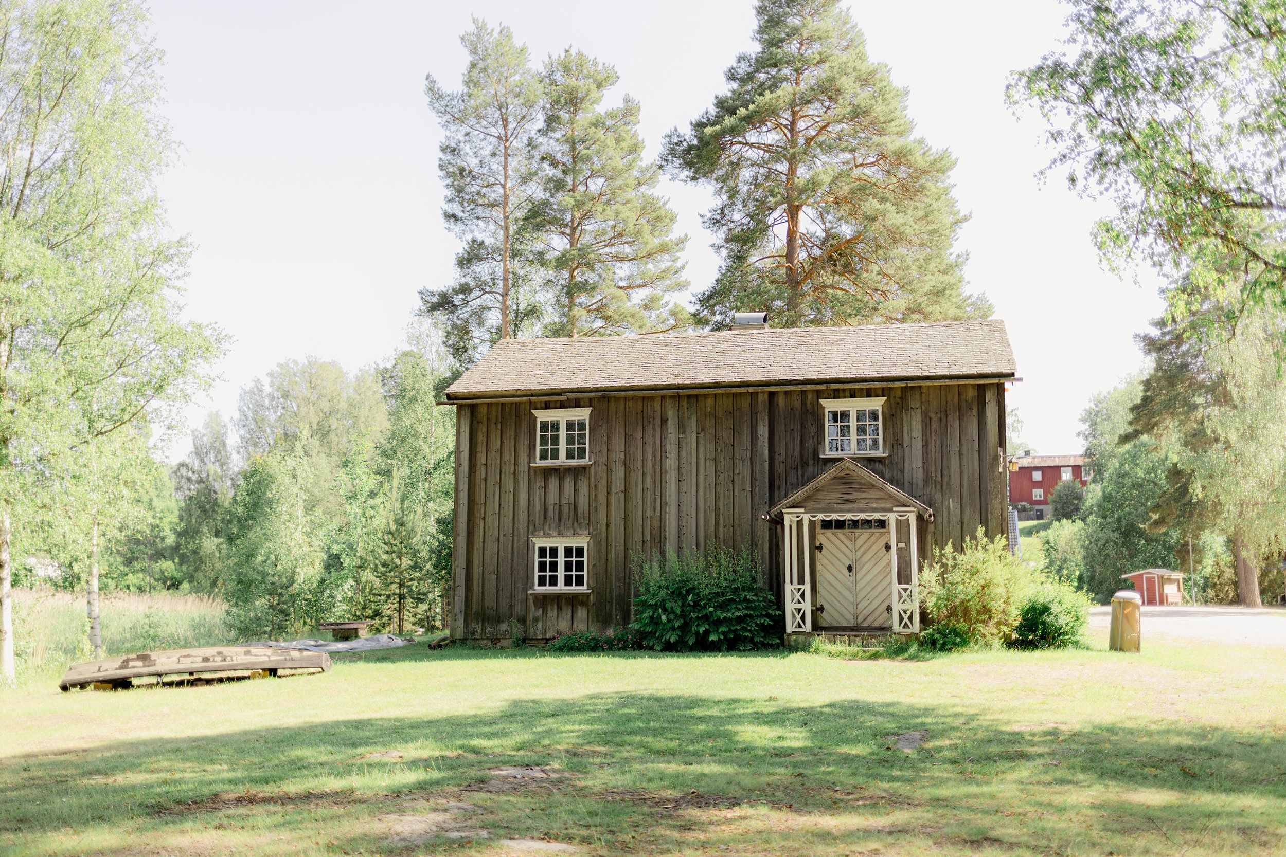 Bröllop i Brunskogs kyrka och Skutbouddens restaurang. Fotograf Rebecca Nordin. Värmland.