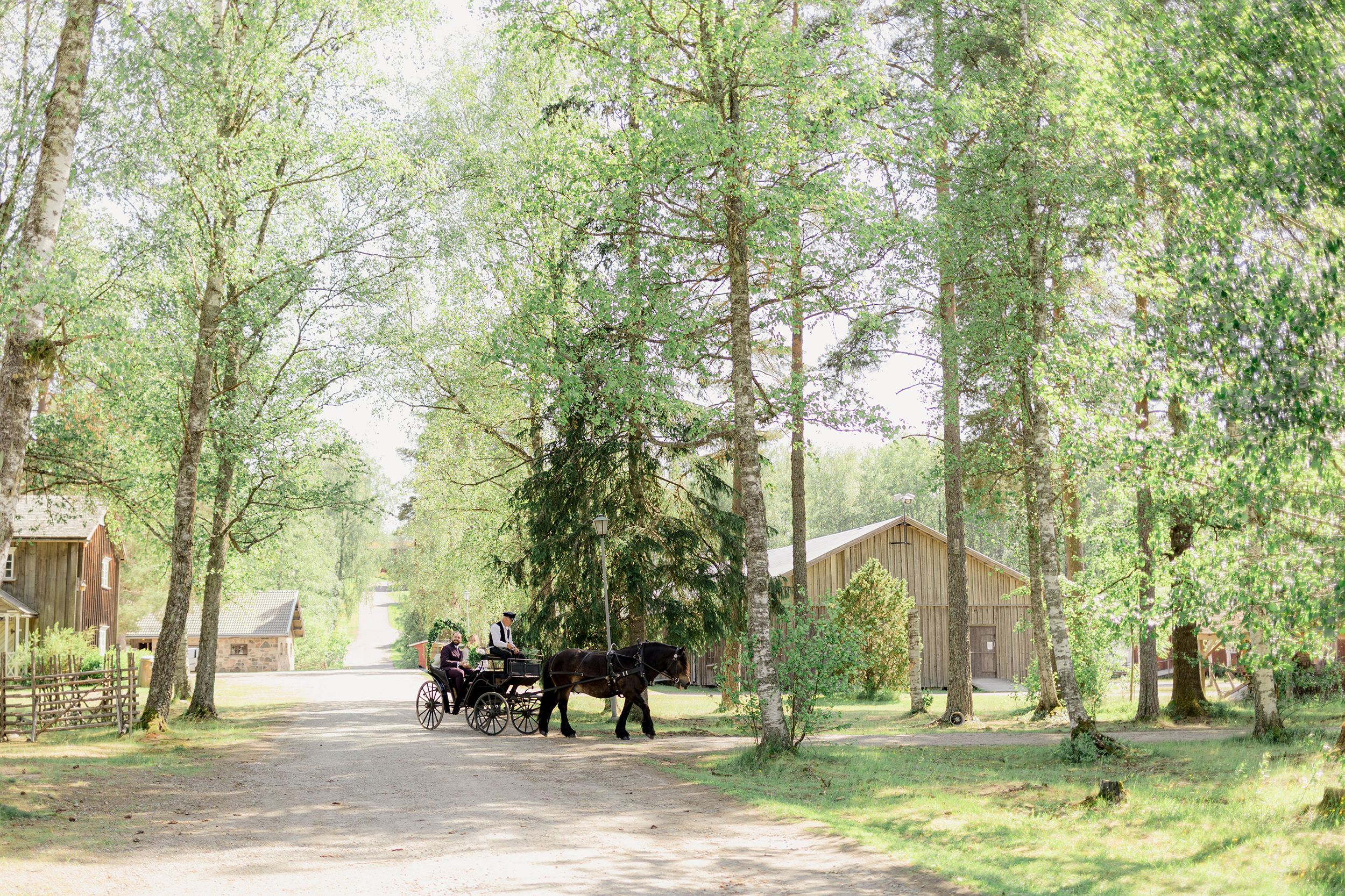 Bröllop i Brunskogs kyrka och Skutbouddens restaurang. Fotograf Rebecca Nordin. Värmland.