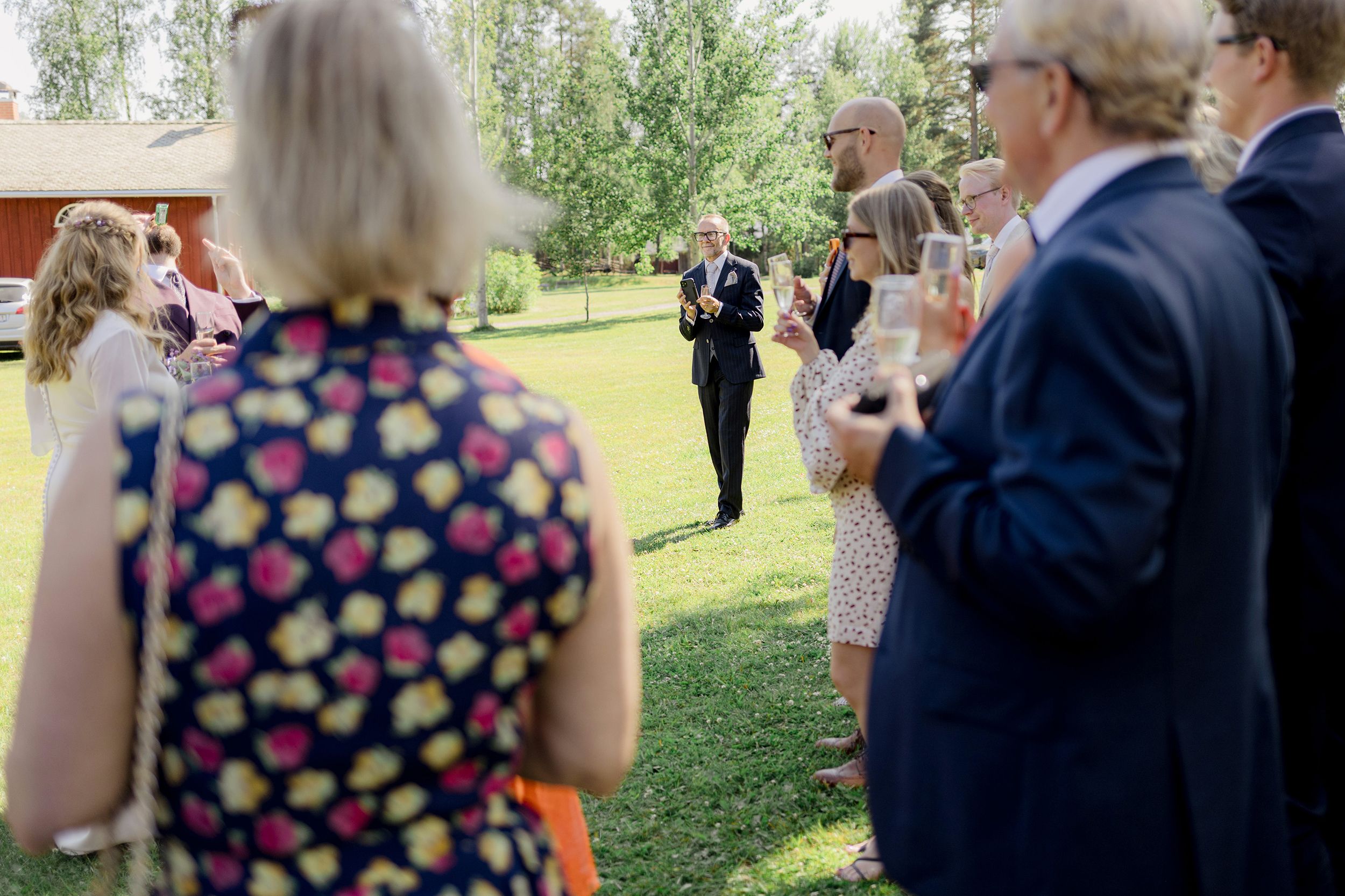Bröllop i Brunskogs kyrka och Skutbouddens restaurang. Fotograf Rebecca Nordin. Värmland.