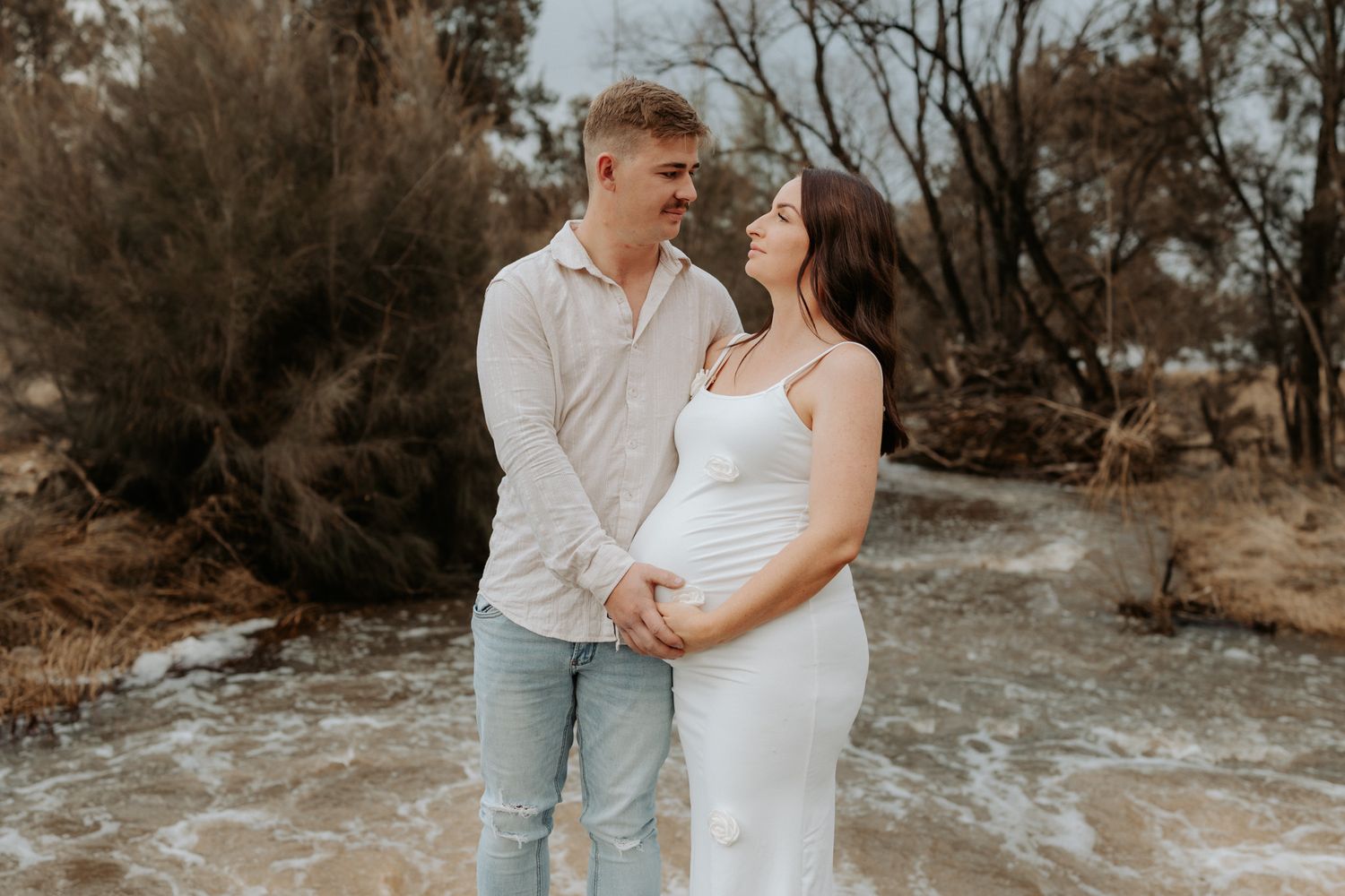Inverell outdoor maternity session