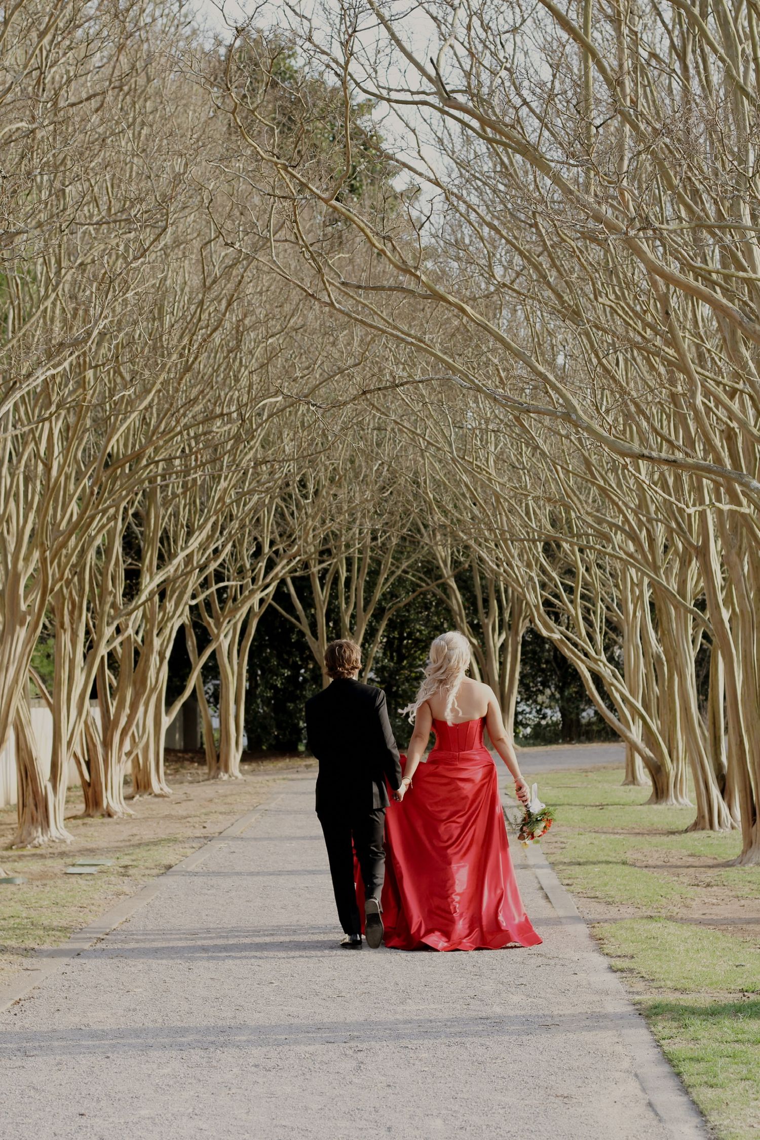 prom, outdoor prom photo, prom outside, prom photoshoot, couple walking, couple walking down trail