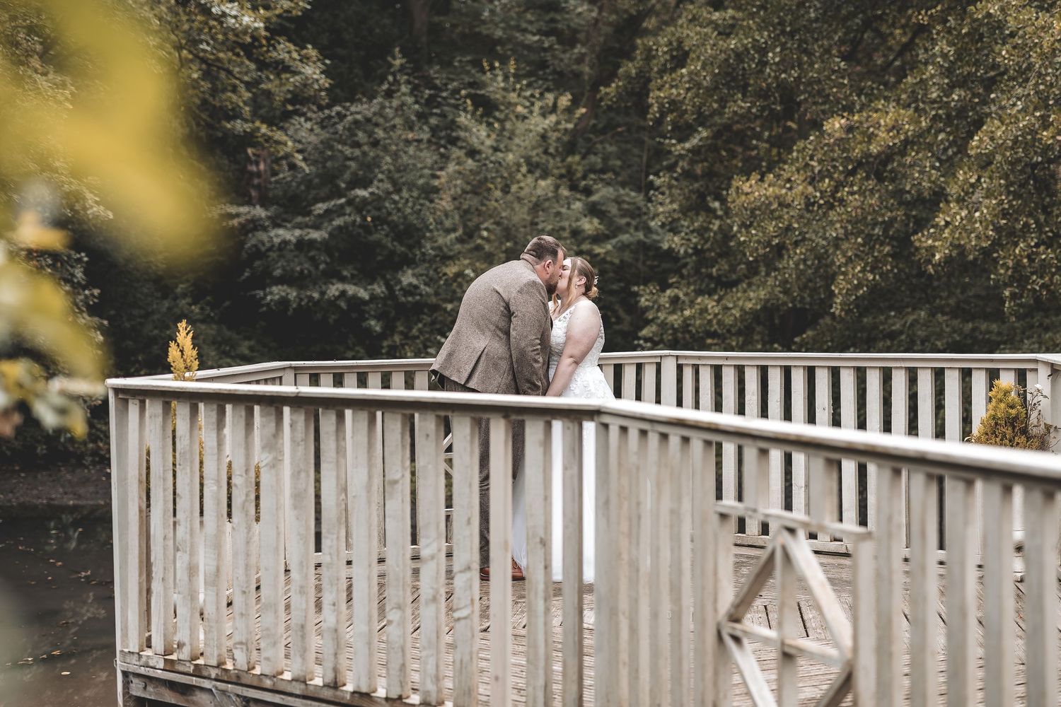 An intimate natural couple moment for a portrait on their wedding day.