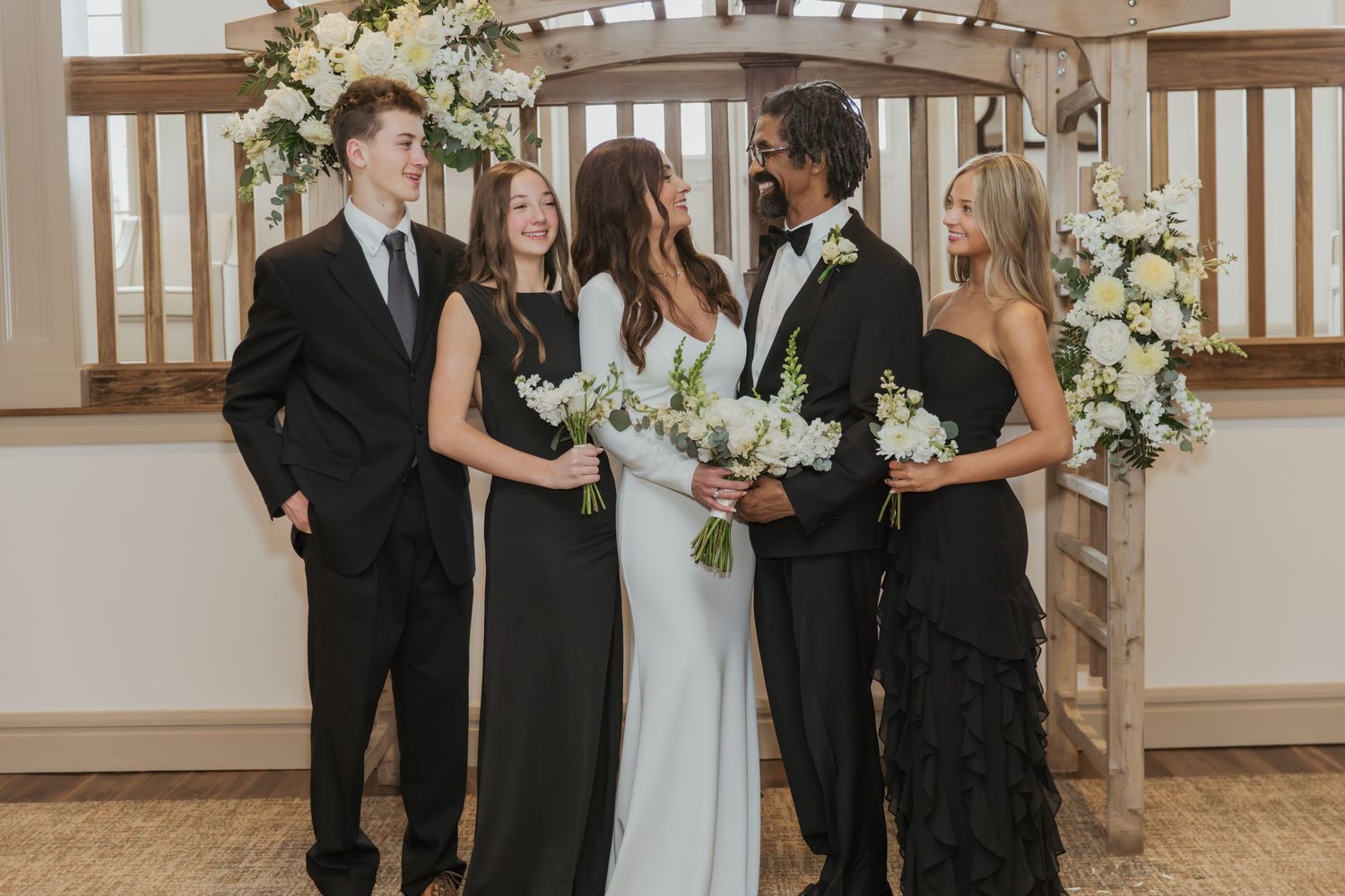 Wedding family portrait at Holliday Farms in Zionsville, Indiana