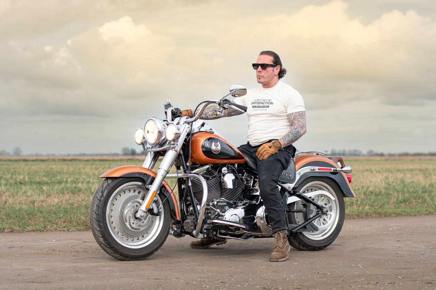 Wedding Engagement photoshoot on a motorcycle in Lincolnshire, South Yorkshire, Yorkshire, Wedding rings, Love, Wedding day Celebrations