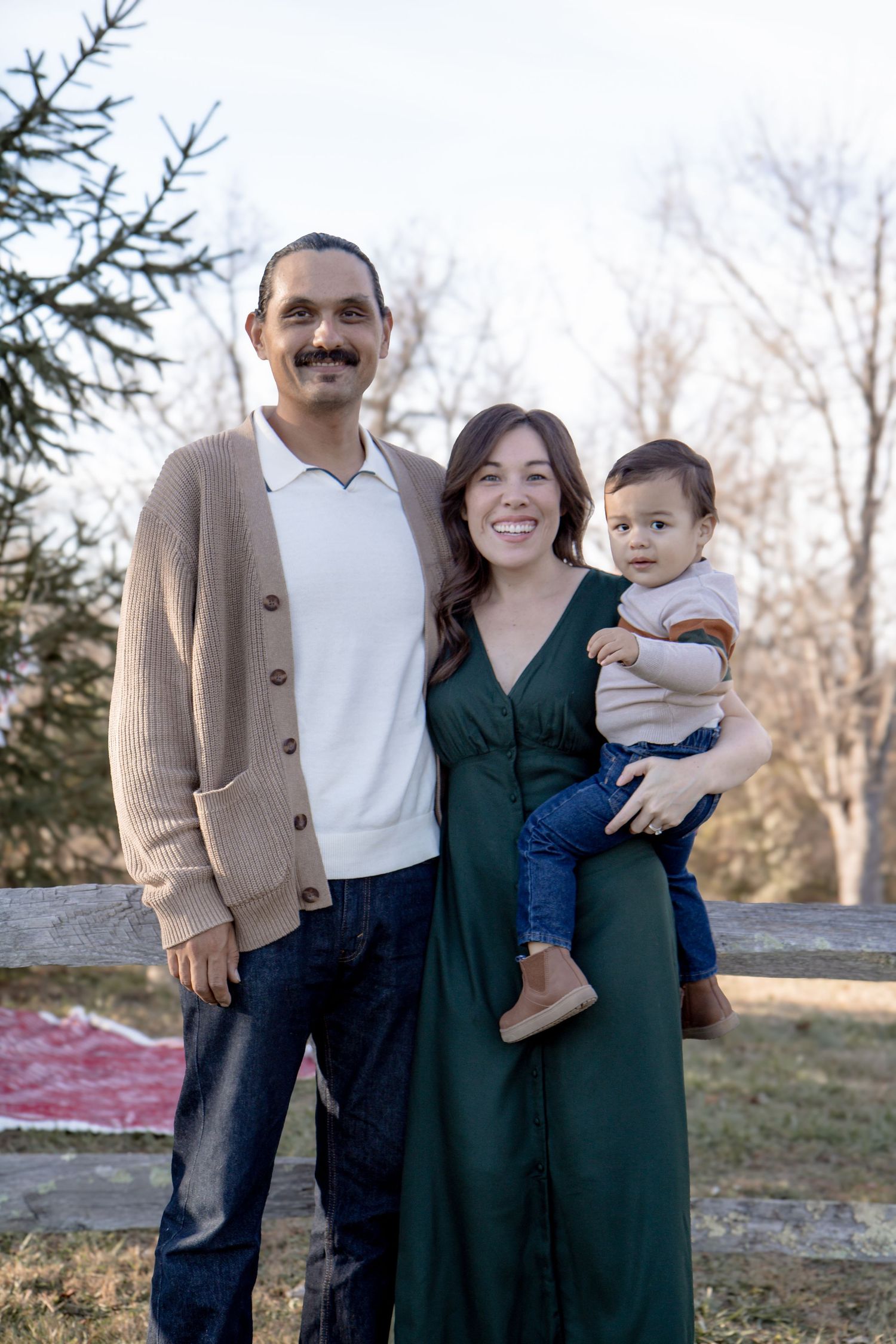 Waynesboro, Virginia family photographer capturing festive holiday photos for families.