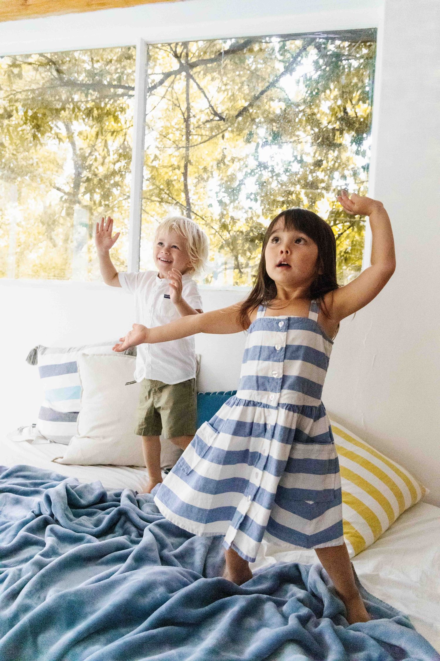Knysna family photographer capturing natural and authentic moments